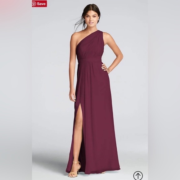 David's Bridal Dresses & Skirts - David’s Bridal F18055 Wine Size 6 One Shoulder Crinkle Chiffon Dress